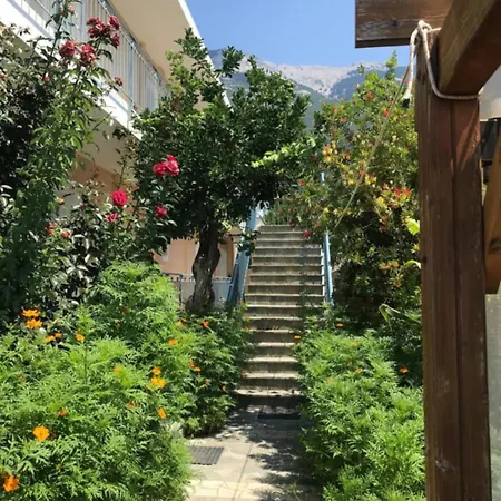 Christina Studio's Апартаменты *